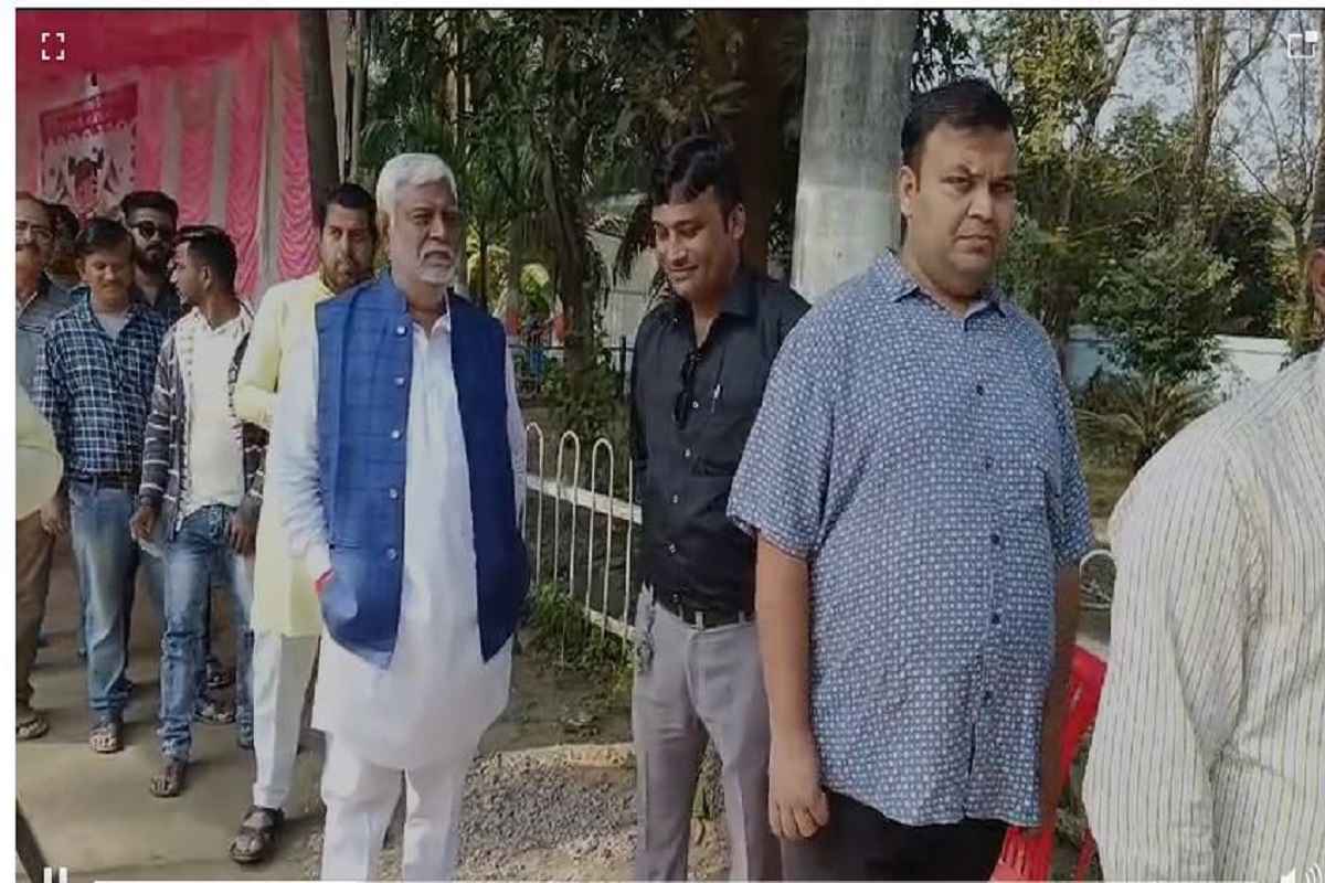 Arang Assembly Election 2023: कांग्रेस प्रत्याशी शिव डहरिया, कविता प्राण लहरे ने किया मतदान, पूर्व मंत्री अजय चंद्राकर, प्रेम प्रकाश पाण्डेय और ननकीराम कंवर ने भी डाला वोट