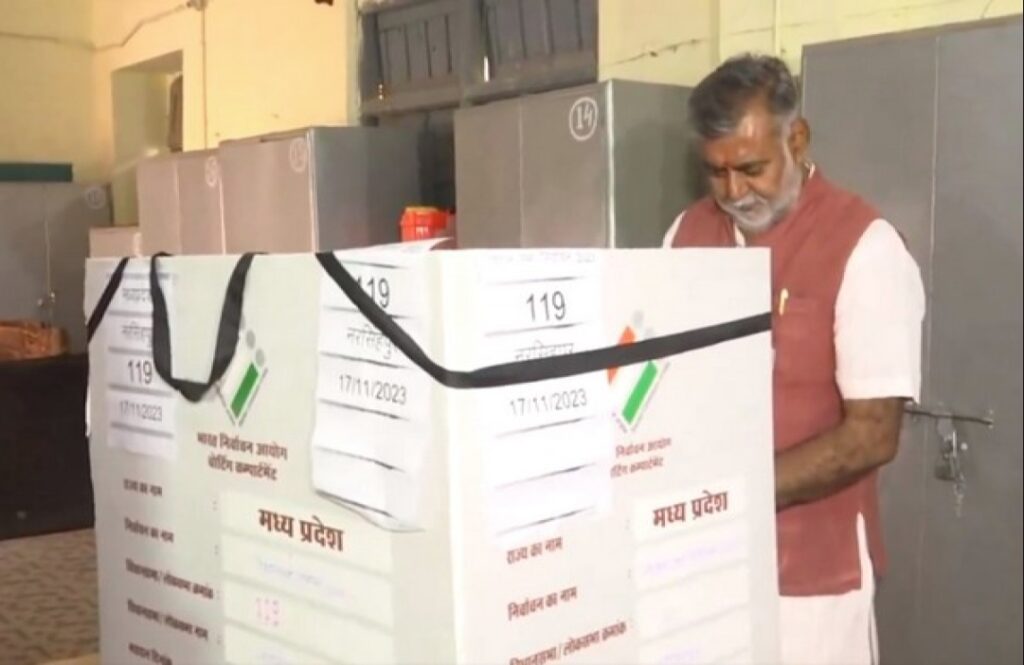 Union Minister Prahlad Patel cast his vote