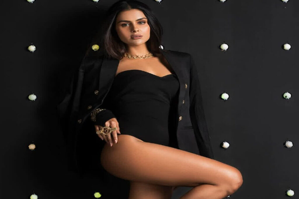 Priyanka Chahar Choudhary looks hot