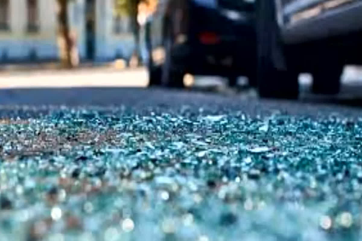 सड़क पर इस हालत में मिले चार बाराती, देखकर लोगों के उड़े होश, जानें क्या है मामला