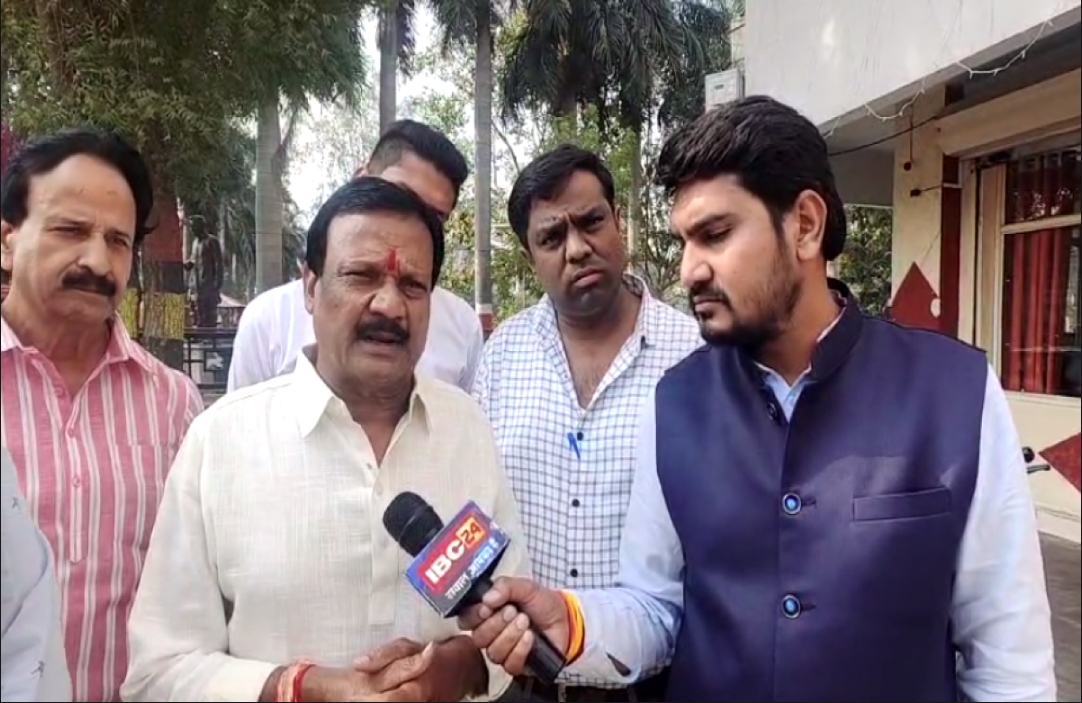 MP Vidhan Sabha Chunav 2023 : कांग्रेस प्रत्याशी सज्जन सिंह वर्मा ने डाला वोट, कैलाश विजयवर्गीय के लिए कह दी ये बड़ी बात