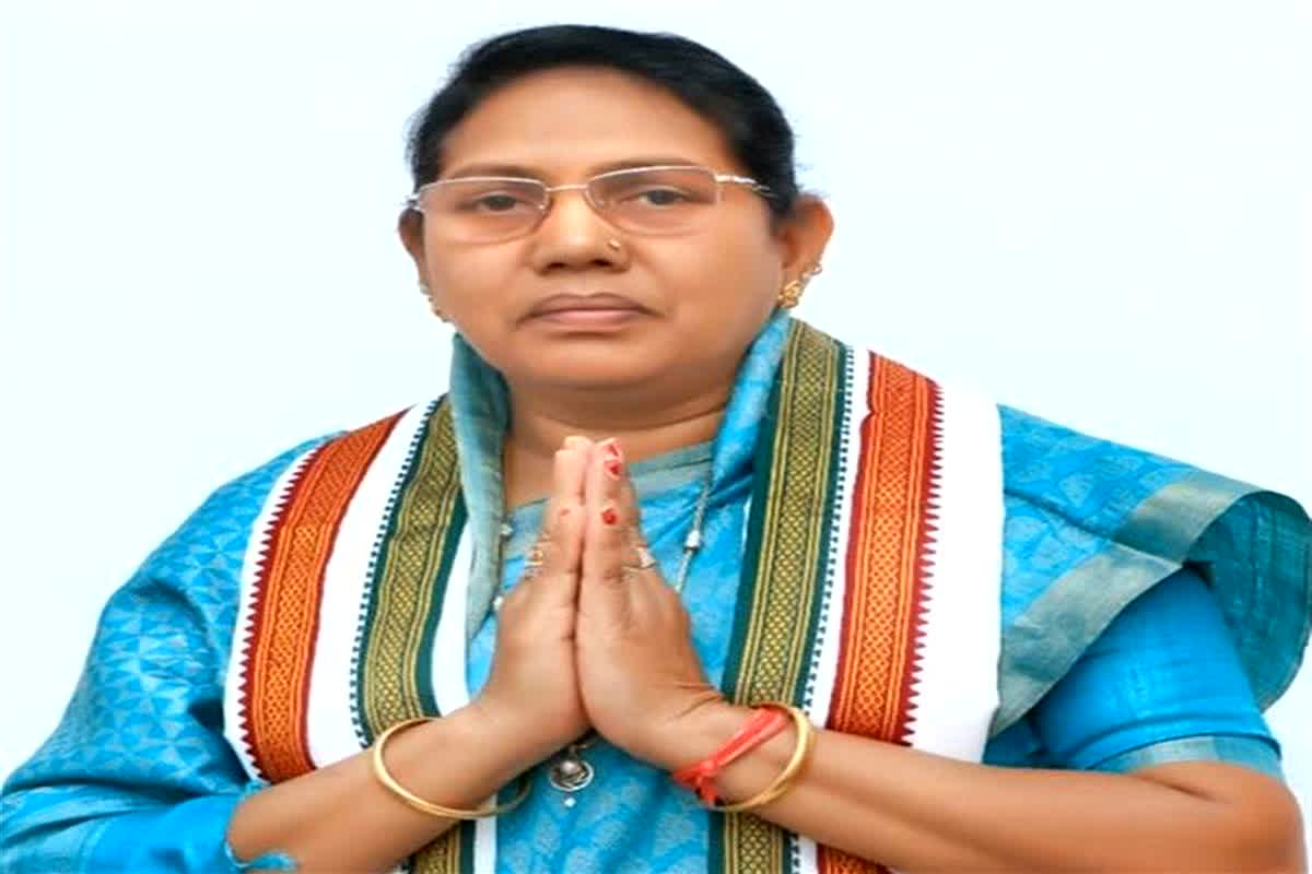 Savitri Mandavi NetWorth: जनाधार खो चुकीं सावित्री मंडावी के लिए आसान नहीं जीत की राह, विधायक बनने के बाद जनता की थोड़ी भी नहीं की परवाह