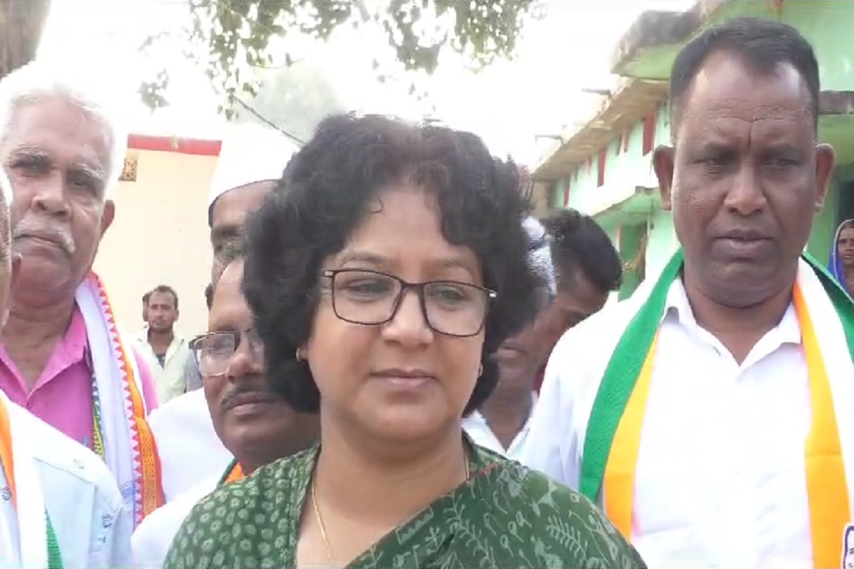 CG Pamgarh Assembly News: अपने प्रचार में क्या कांग्रेस बजा रही है गोरेलाल बर्मन का गाया गाना?.. जानें क्या है लोकगायक की आपत्ति?