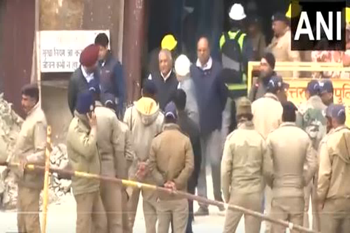 Uttarkashi Tunnel update: किसी भी समय सुरंग से बाहर आ सकते हैं मजदूर, मौके पर पहुंची मेडिकल टीम, सीएम धामी भी मौजूद