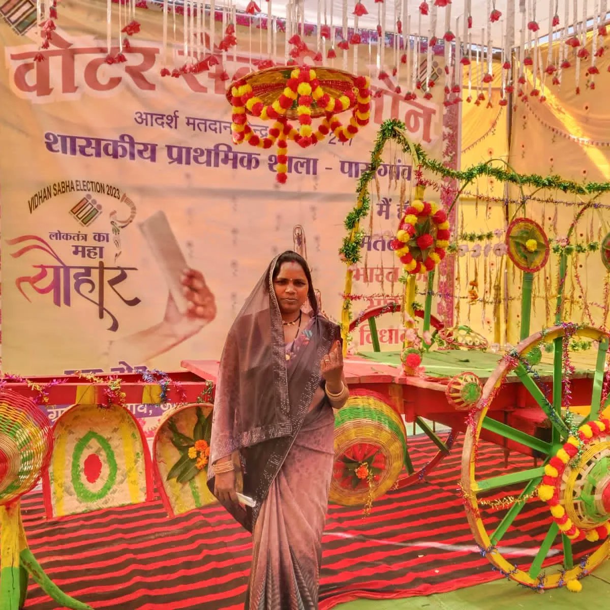 छत्तीसगढ़ में आज दूसरे चरण की 70 सीटों पर मतदान होना है।