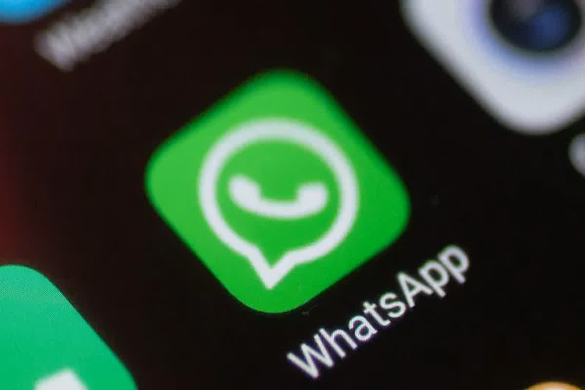 WhatsApp New Features : iPhone यूजर्स के लिए WhatsApp लाया शानदार फीचर्स, जानकर खुशी से झूम उठेंगे आप