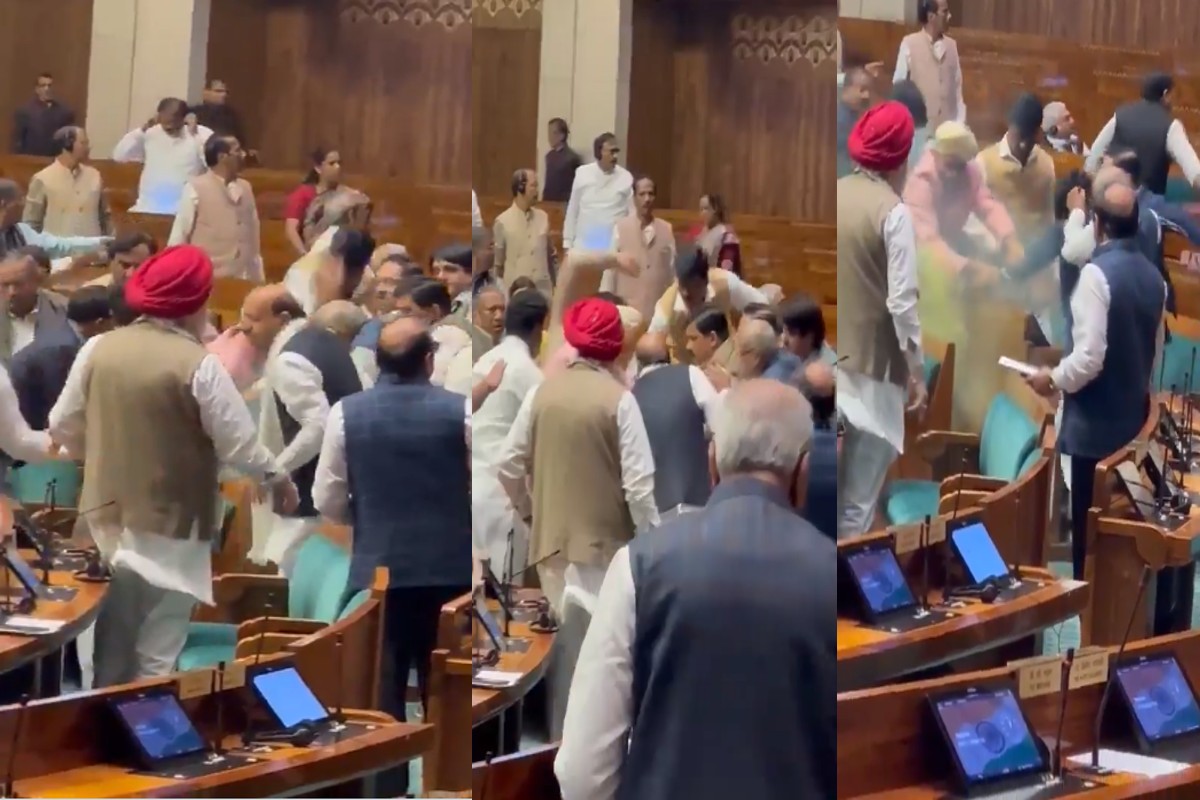 Security Breach in Lok Sabha : जमकर पिटे संसद में घुसे शख्स..! सांसदों ने कर दी लात-घूसों की बरसात, देखें वीडियो..