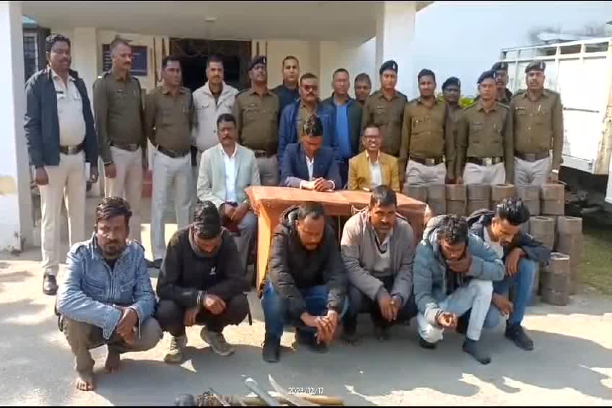 Surajpur News: बदमाशों के हौंसले हुए बुलंद, सुरक्षा गार्ड को बंधक बनाकर की लाखों की डकैती, नाबालिक सहित 9 आरोपी गिरफ्तार