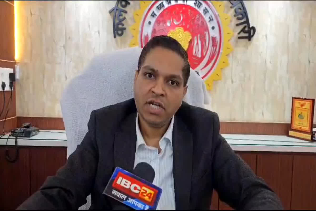 Morena News: कलेक्टर ने एक साथ 18 शिक्षकों को तत्काल प्रभाव से किया निलंबित, दिए कार्रवाई के निर्देश, जानें क्या है पूरा मामला