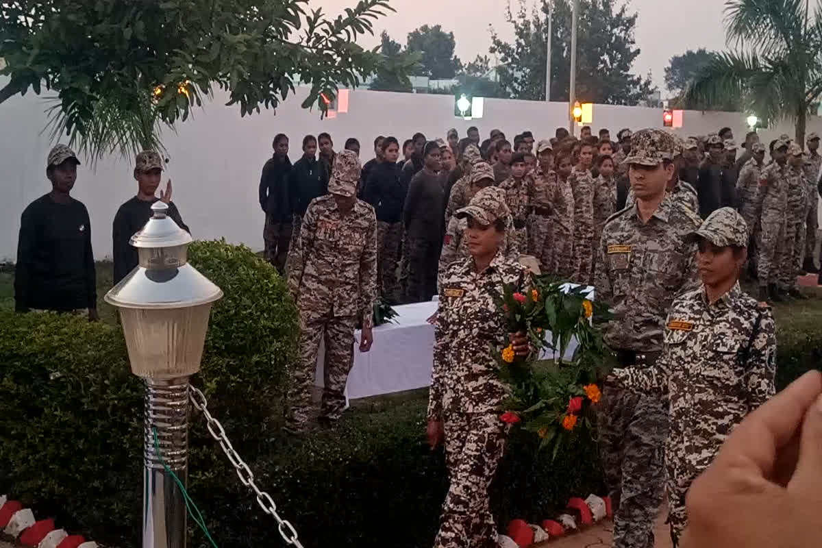 Narayanpur Naxal News: तेजी से बढ़ रहा नक्सलियों का आतंक, आईजी समेत कई अधिकारियों ने नक्सलवाद खत्म करने तैयार की रणनीति