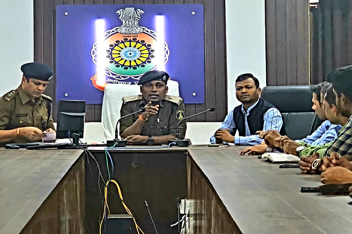 New Year Celebration: नए साल के जश्न में नहीं बजा पाएंगे डीजे, एडिशनल एसपी ने होटल मालिकों के साथ बैठक कर जारी की गाइडलाइन