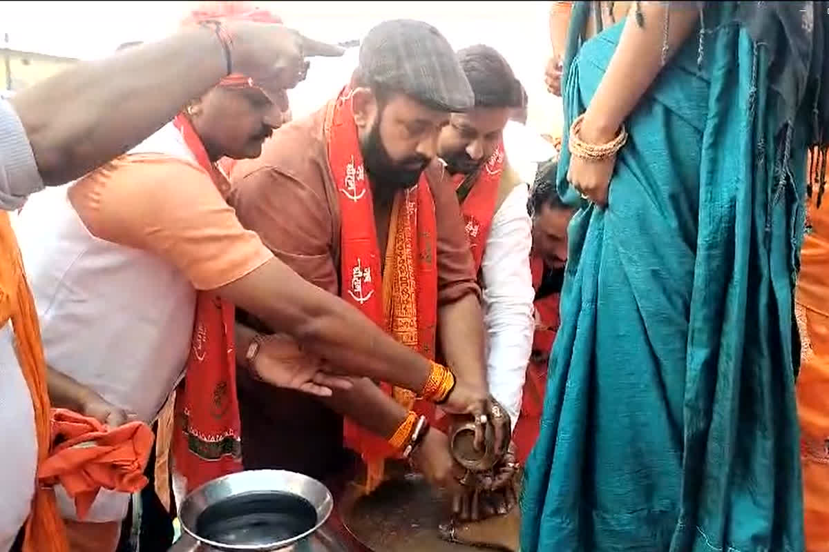 Ghar Wapsi in Chhattisgarh: क्रिसमस से पहले 101 परिवारों ने अपनाया सनातन धर्म, पिता की राह पर आगे चल बढ़ रहे प्रबल प्रताप सिंह जुदेव