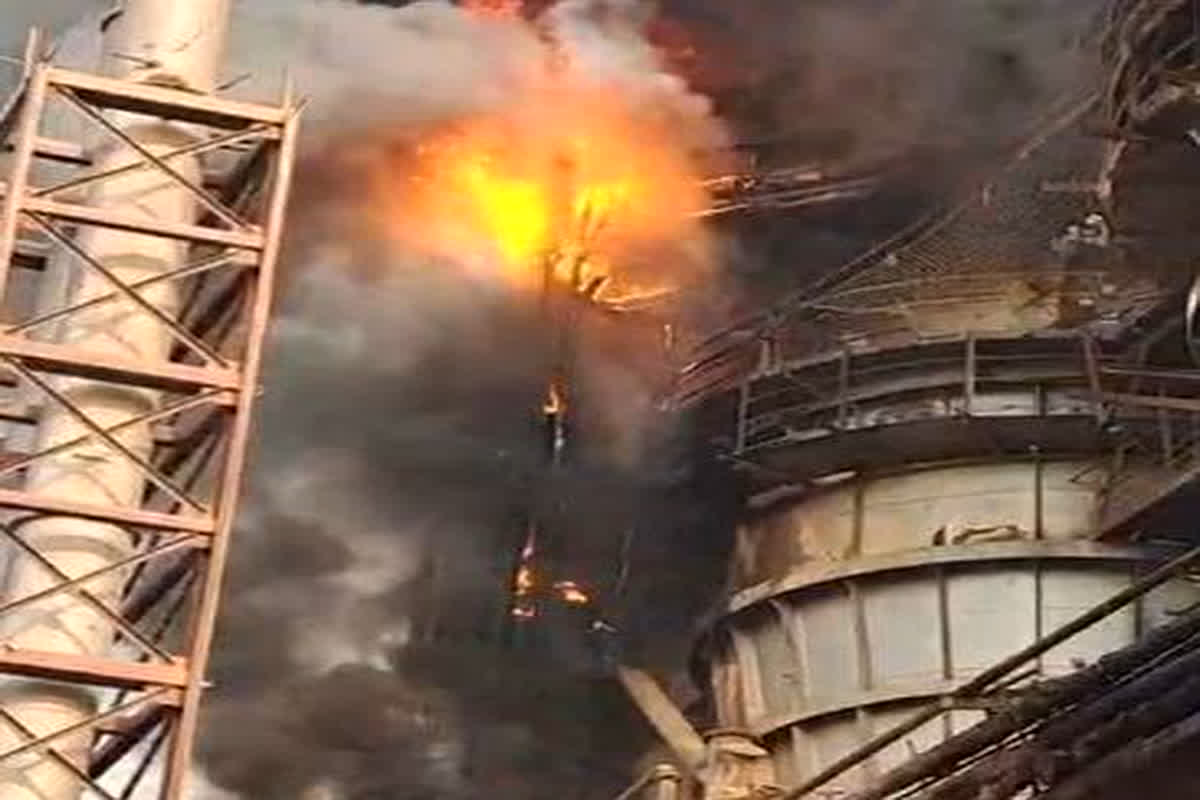 Fire In Bhilai Steel Plant: भिलाई इस्पात संयंत्र में हुआ बड़ा हादसा, रॉ मटेरियल डिपार्टमेंट में लगी भीषण आग