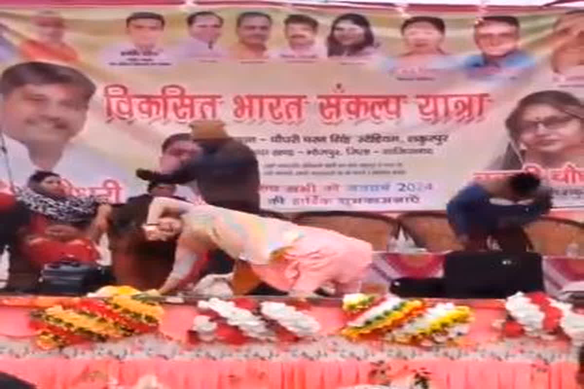 Viral Video: भाजपा की विकसित भारत संकल्प यात्रा में हुआ अश्लील डांस, वीडियो हो रहा वायरल, आप भी देखें यहां