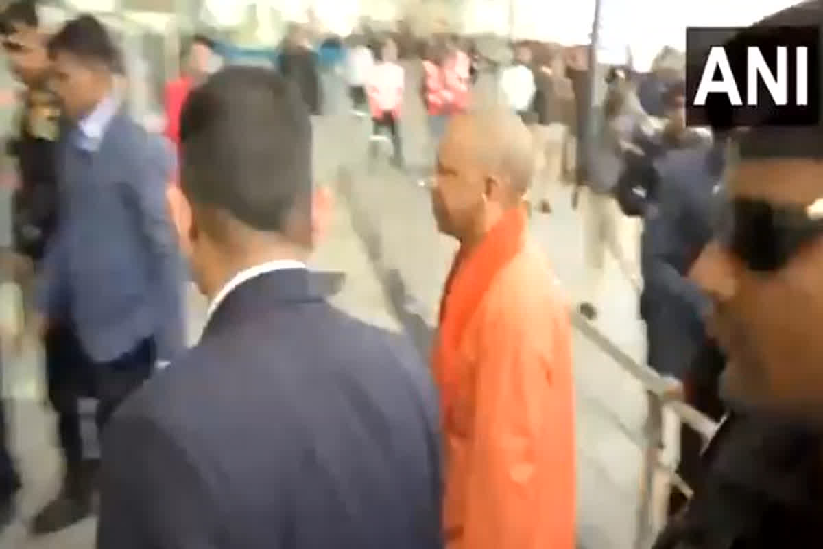 Chhattisgarh CM Oath Ceremony: विष्णुदेव साय आज लेंगे मुख्यमंत्री पद की शपथ, समारोह में शामिल होने रायपुर के लिए रवाना हुए बीजेपी के दिग्गज…