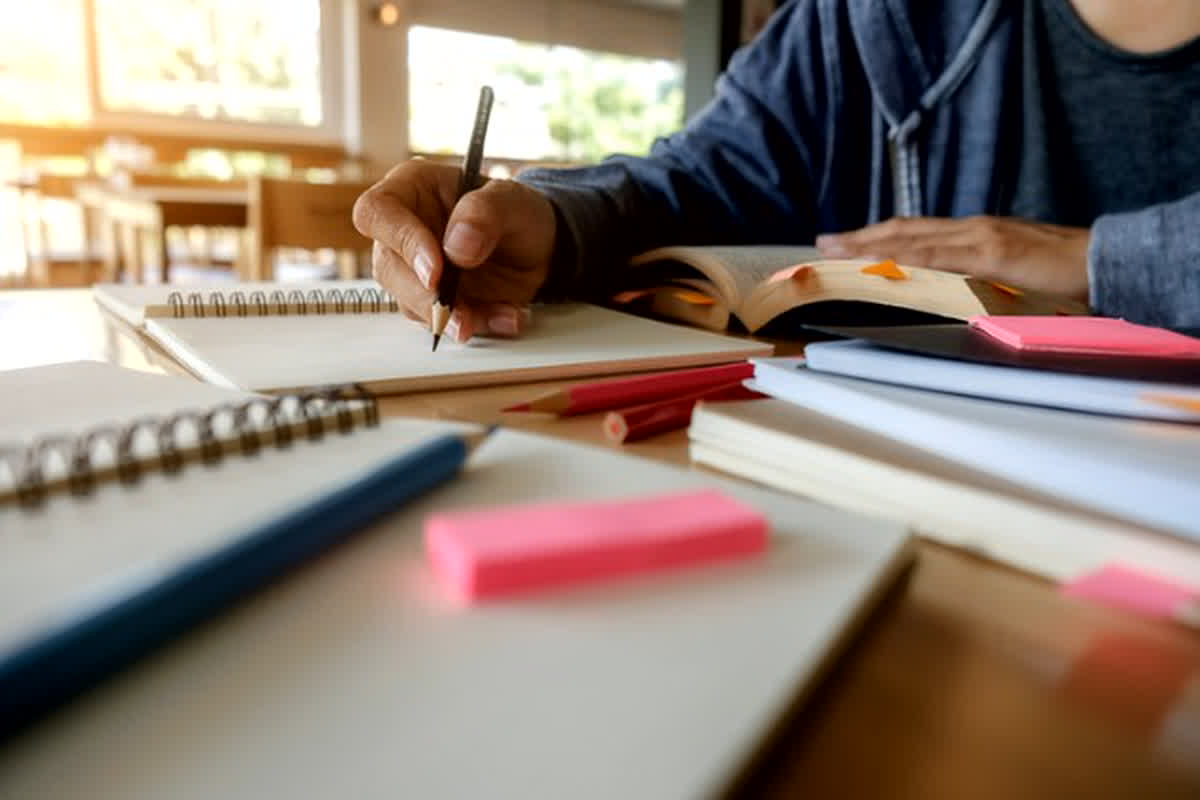 Board Exam 2024: एग्जाम से पहले ही कवर हो जाएगा पूरा सिलेबस, बस फॉलो करें ये आसान सा ट्रिक…