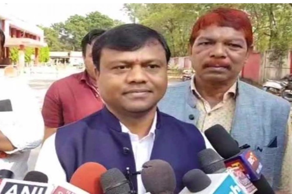 CG Congress News: दिल्ली में समीक्षा बैठक से लौटे कांग्रेस नेता, बोले- हम चुनाव हारे हैं हौसला नहीं, पार्टी के खिलाफ बोलने वालों पर होगी कार्रवाई