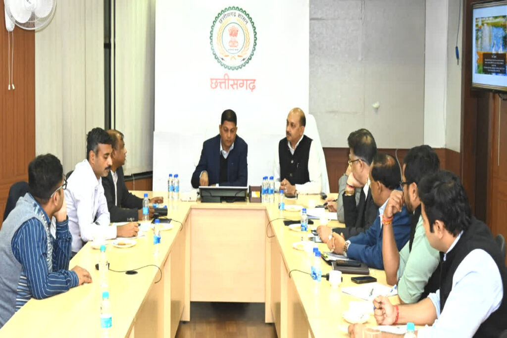 Chief Secretary Meeting With Officers