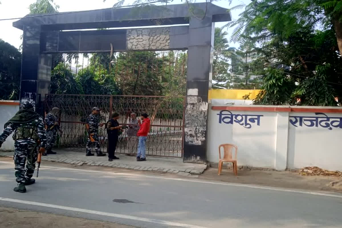 ED Raid in Vaishali: ED की ताबड़तोड़ कार्रवाई, टॉपर घोटाले के माफिया के ठिकानों पर मिला नोटों का पहाड़, गिनती में छूटे ईडी के पसीने…