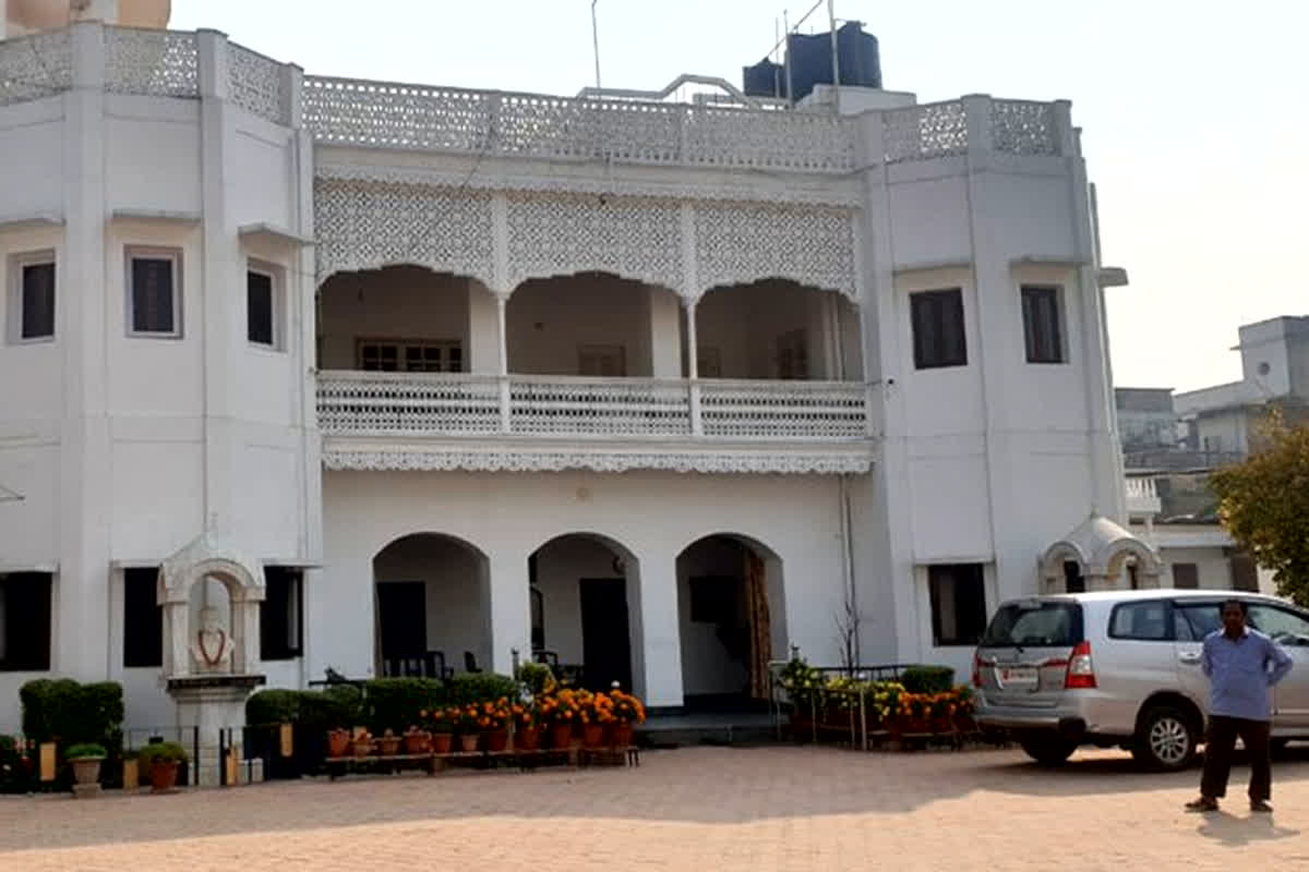 Dheeraj Sahu IT Raids: कांग्रेस सांसद धीरज साहू की अब खैर नहीं! बड़े एक्शन की तैयारी में IT विभाग, जानें क्या है प्लान?