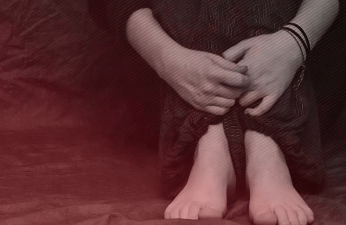 Karnataka News: इंसानियत शर्मसार..! लोगों ने महिला को पूरे गांव में नग्न कर घुमाया, फिर खंभे से बांधकर की पिटाई, जानें वजह…