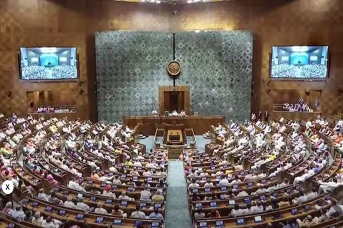 Parliament Winter Session Highlights: लोकसभा से 13 सांसद निलंबित, बाकी शीतकालीन सत्र में नहीं हो पाएंगे शामिल, राज्यसभा से भी एक सांसद सस्पेंड