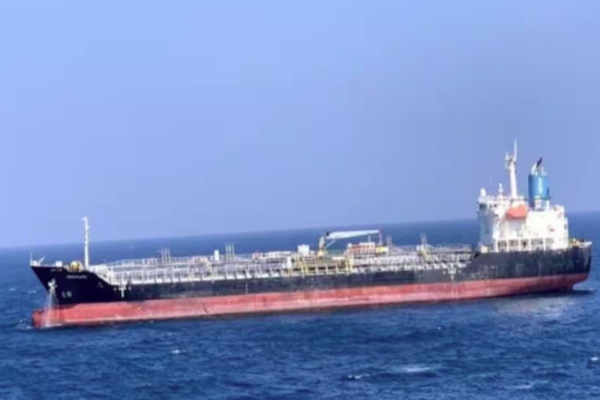 भारत का झंडा लगे जहाज पर ड्रोन से हमला, लाल सागर में कच्चा तेल लेकर जा रहा था जहाज