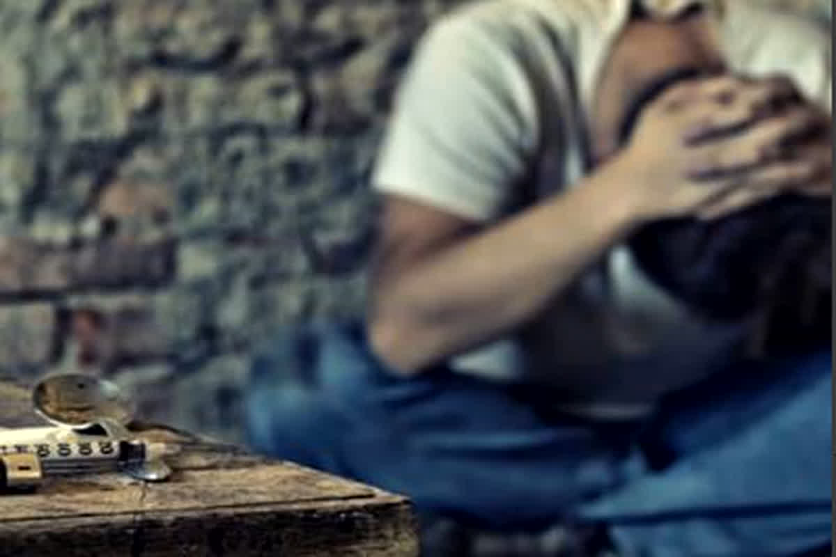 Surajpur News: नशा मुक्ति केंद्र में युवक की हालत बिगड़ी, परिजनों ने प्रबंधन पर लगाया लापरवाही का आरोप