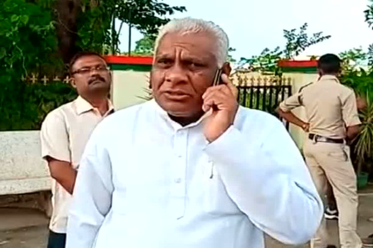 Punnulal Mohle Election Expenditure 2023: पानी पाउच बनेगी भाजपा उम्मीदवार पुन्नूलाल मोहले की गले की हड्डी? बैन होने के बाद भी चुनाव में बंटवा दिए 50 बोरी