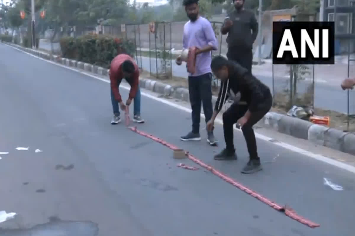 Rajasthan Vidhan Sabha Chunav Result 2023: नतीजों से पहले जीत के दावे, भाजपा ने पटाखे फोड़ कर मनाया जश्न…