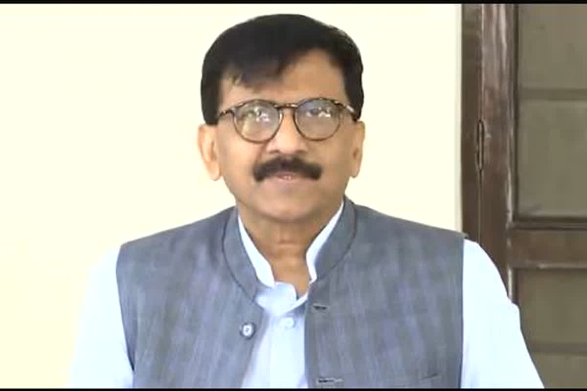 Sanjay Raut On CM Yogi Statement :’भाजपा नेताओं के पासपोर्ट जब्त करो क्योंकि ये भागने वाले हैं’, संजय राउत ने सीएम योगी के बयान पर किया पलटवार