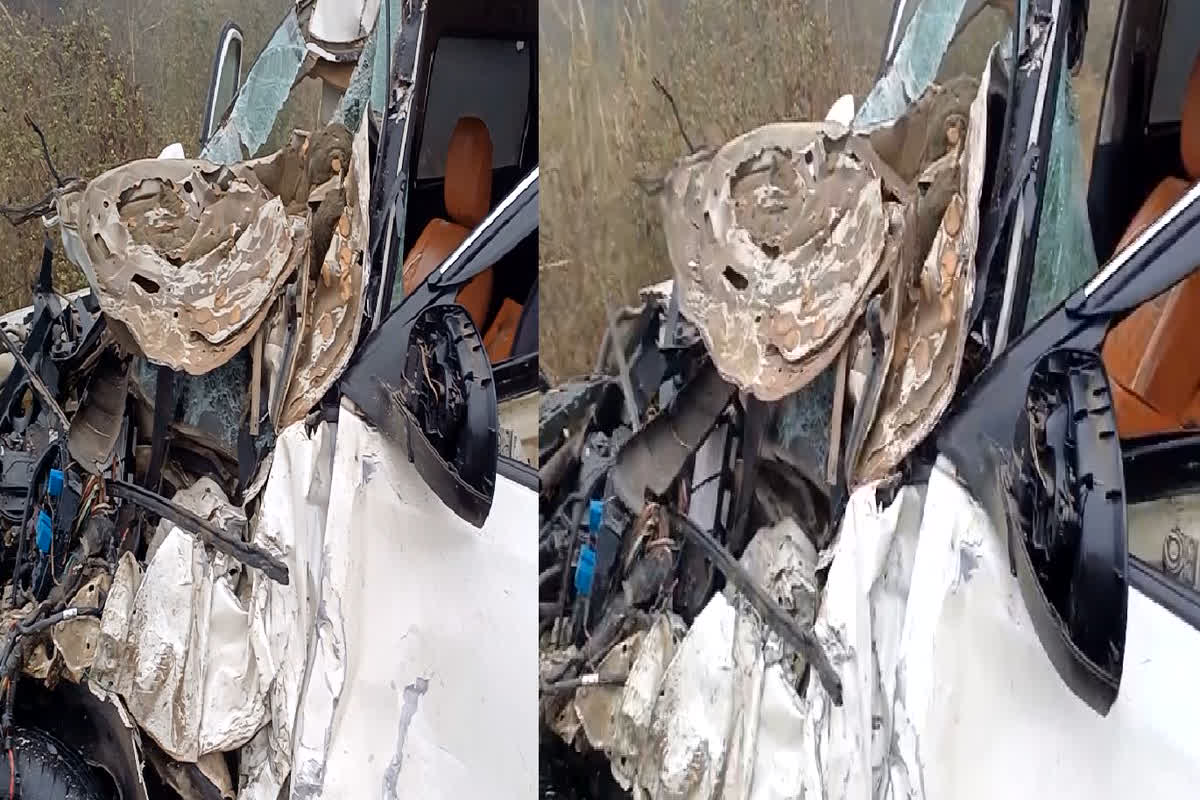 Bulandshahr Road Accident: घने कोहरे का कहर… जोरदार टक्कर से एक के बाद एक ट्रक में घुसे कई वाहन, कई लोगों को आईं गंभीर चोटें