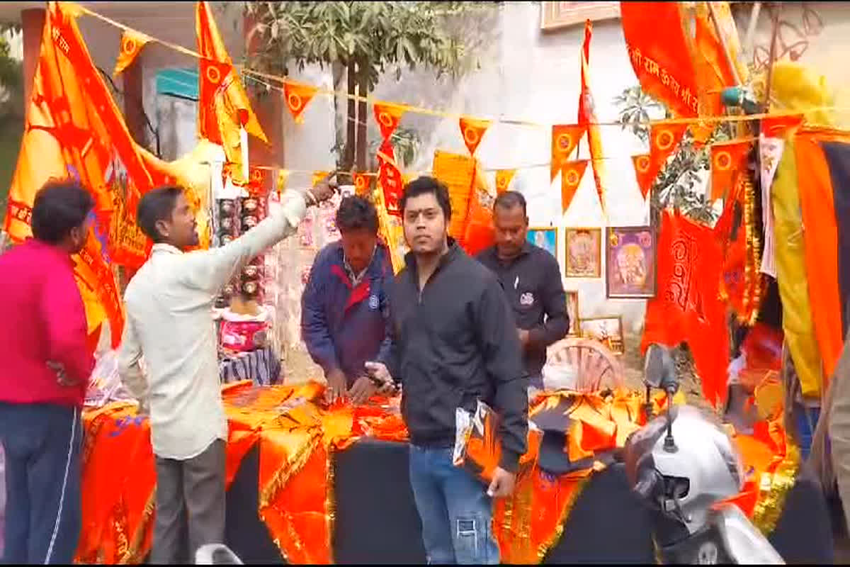 Jabalpur News: राम के आने से गुलज़ार हुए बाजार, दीपावली की तरह बाजारों में दिखी रौनक, फूल मालाओं के साथ बढ़ी सजावट सामाग्री की मांग