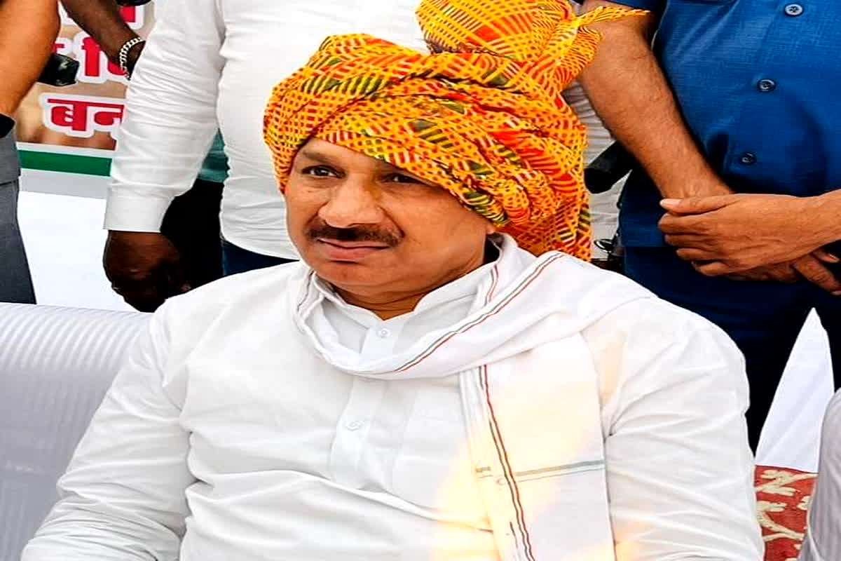 Ram Mandirr: “सठिया गये हैं राम का विरोध करने वाले” सफाई करने पहुंचे नेता जी ने हमला बोला