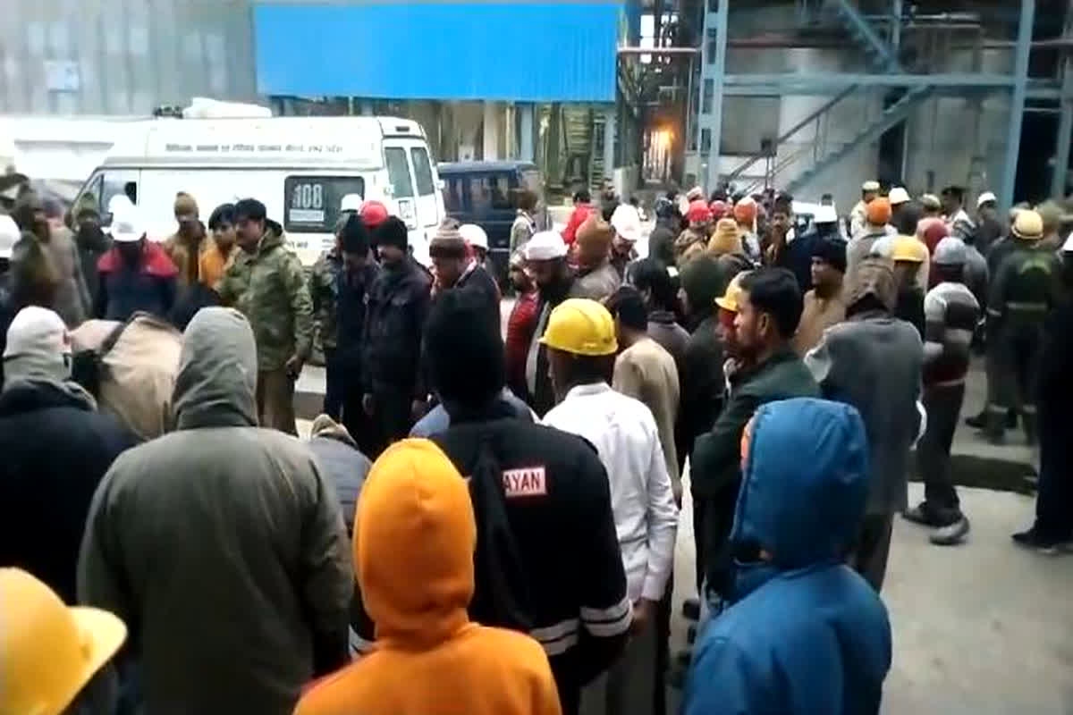 चीनी मिल में स्टीम टैंक फटने से हुआ बड़ा हादसा, 3 मजदूरों की हुई मौत, 5 गंभीर रूप से घायल