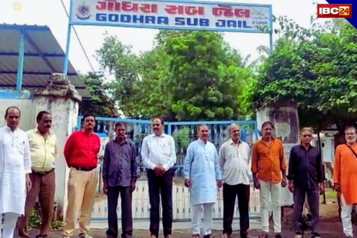 Bilkis Bano News: बिलकिस बानो मामले के 11 आरोपियों ने किया सरेंडर.. उप-जेल पहुंचकर किया आत्मसमर्पण