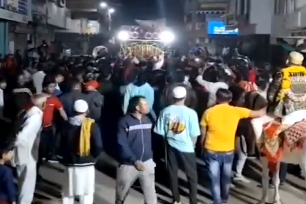 Hanuman Chalisa on Muslim Barat: अमजद भाई ने बेटे की बारात में डीजे पर बजवाया ’हनुमान चालिसा’, कहा- देश राममय हो रहा हे और हम भी