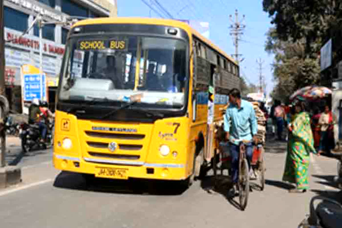 Hit And Run Hadtal Big Update: महाबंद के बीच कल से चलेगी स्कूल और सिटी बसें, बैठक में लिया गया बड़ा निर्णय