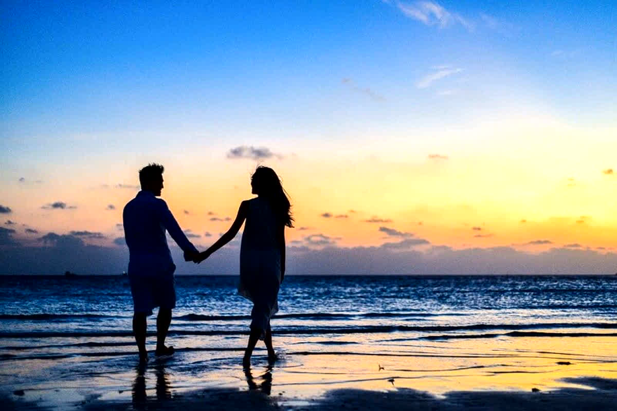 Honeymoon in Ayodhya: हनीमून पर अयोध्या ले गया पति, तो वापस लौटते ही पत्नी ने खड़ा कर दिया बखेड़ा, कहा- अब तो मुझे तलाक चाहिए
