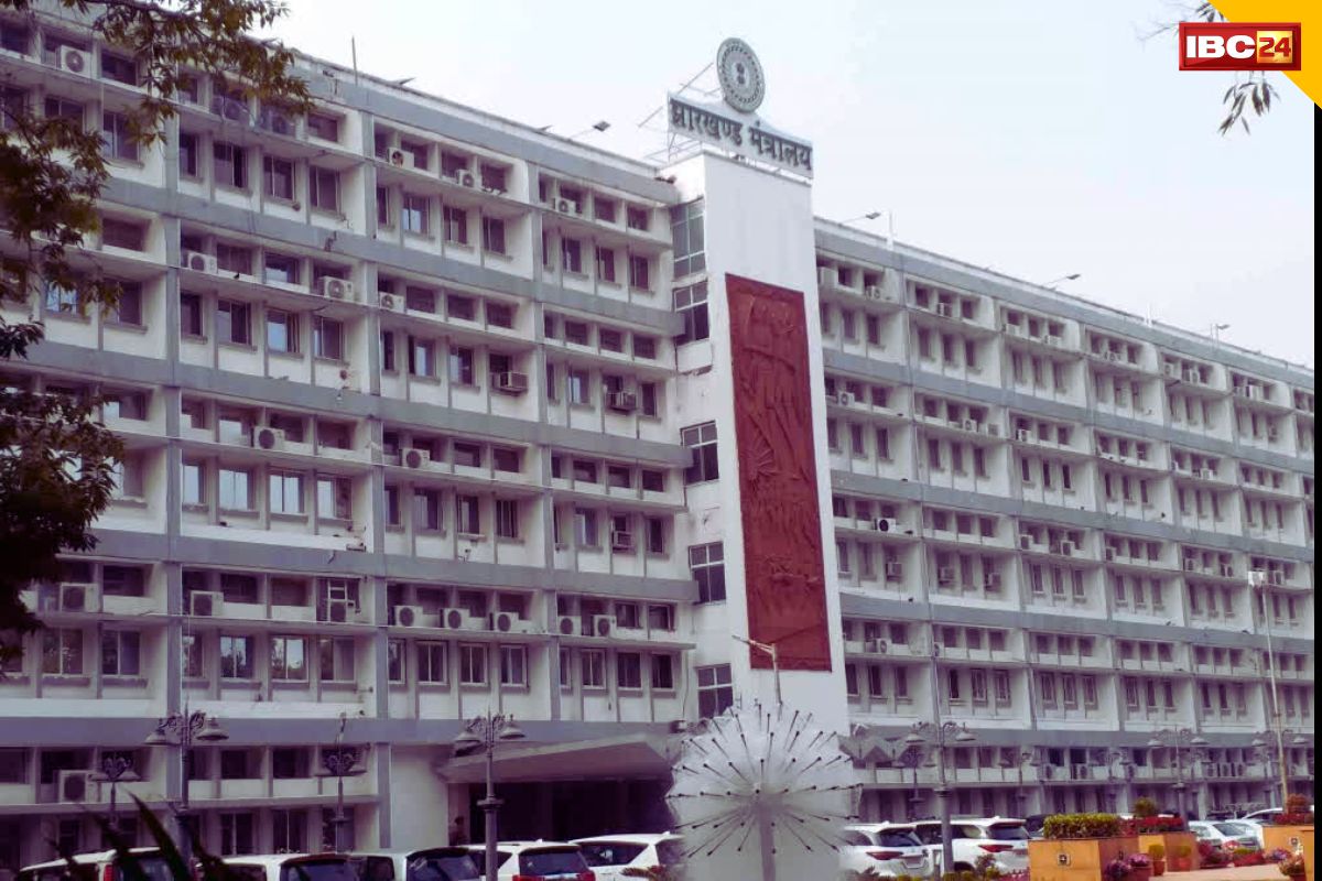 ED Raid Latest News: क्या CM देंगे इस्तीफा और पत्नी को सौपेंगे कमान?.. बुलाई विधायक दल की आपात बैठक..