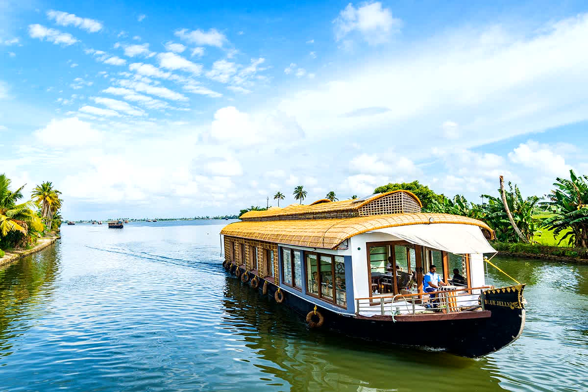 IRCTC South India Tour Packages: दक्षिण भारत की सैर करने का सुनहरा अवसर, 11 दिन के टूर के लिए बस देने होंगे इतने पैसे