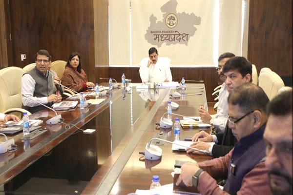 CM Mohan Cabinet Meeting : प्रदेश में ऐसी महिलाओं का हर वर्ष होगा रानी अवन्ति बाई और रानी दुर्गावती सम्मान, कैबिनेट की बैठक में लिया गया बड़ा निर्णय