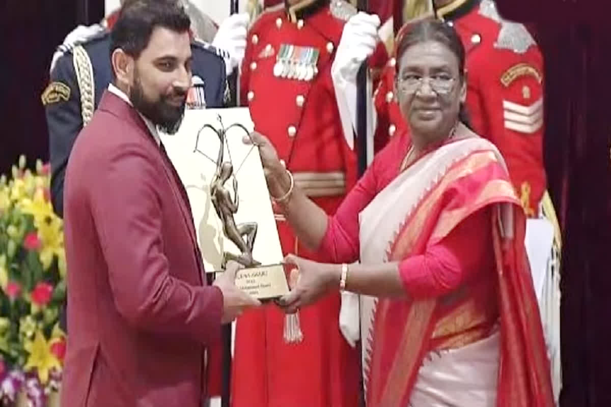 Arjuna Award: अर्जुन अवॉर्ड से सम्मानित हुए टीम इंडिया के स्‍टार शमी, राष्ट्रपति ने दिया पुरस्‍कार, देखें सम्मान पाने वाले खिलाड़ियों की लिस्‍ट