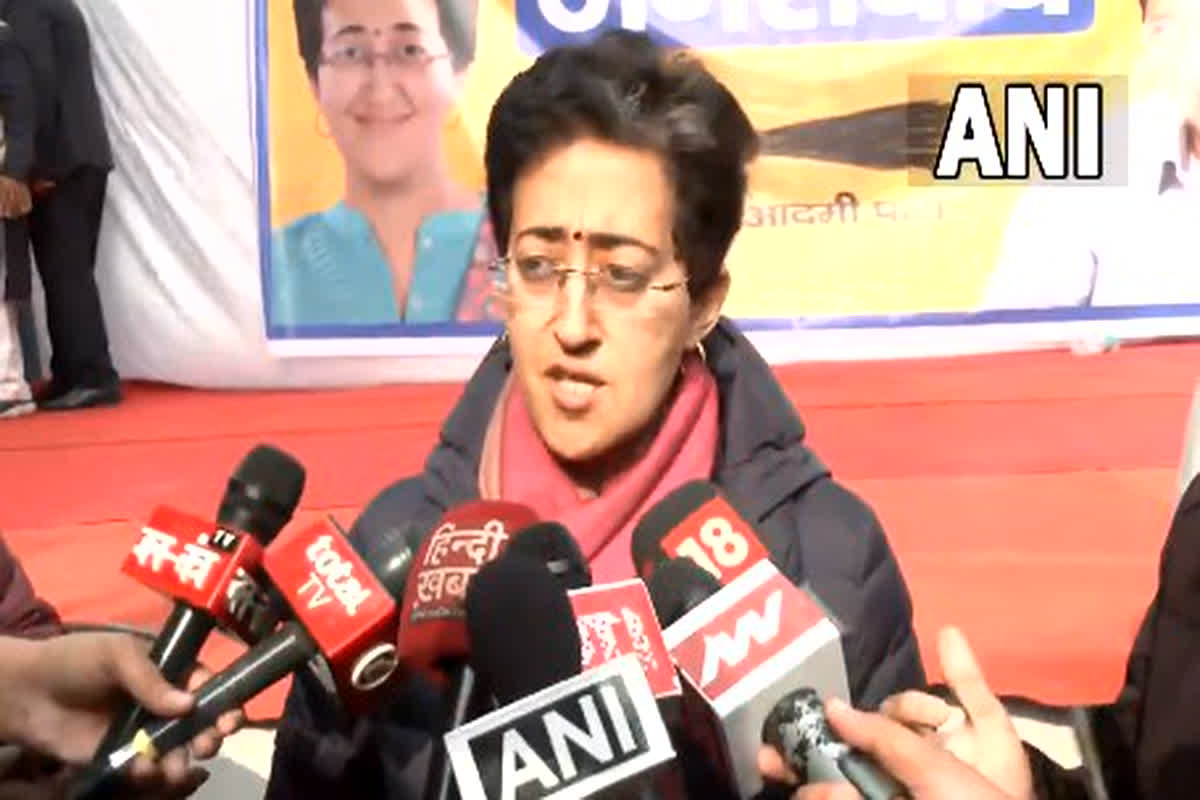 Minister Atishi Statement: ‘अरविंद केजरीवाल चाहे जेल में हो.. फिर भी उन्हें ही मुख्यमंत्री बने रहना चाहिए’, कैबिनेट मंत्री का बड़ा बयान…