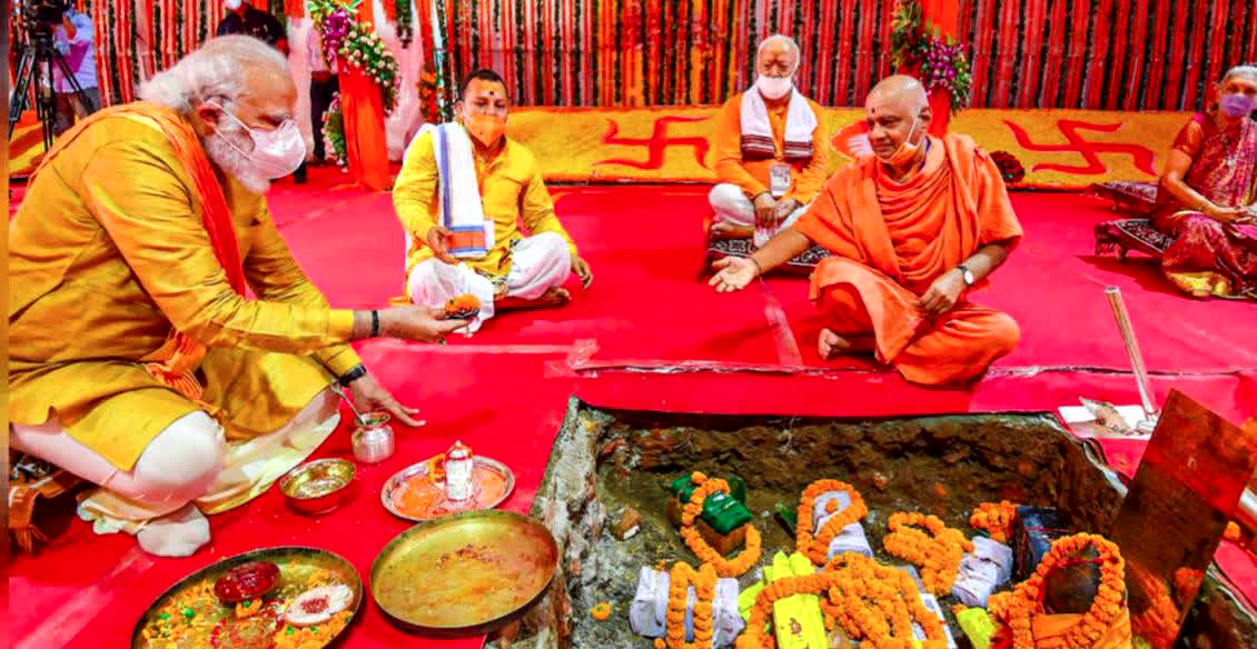 रामलला के प्राण प्रतिष्ठा के दिन प्रधानमंत्री नरेंद्र मोदी और मुख्यमंत्री योगी आदित्यनाथ सहित देश और विदेश से लाखों रामभक्त राम मंदिर के उद्घाटन अवसर पर अयोध्या पहुंचेंगे।