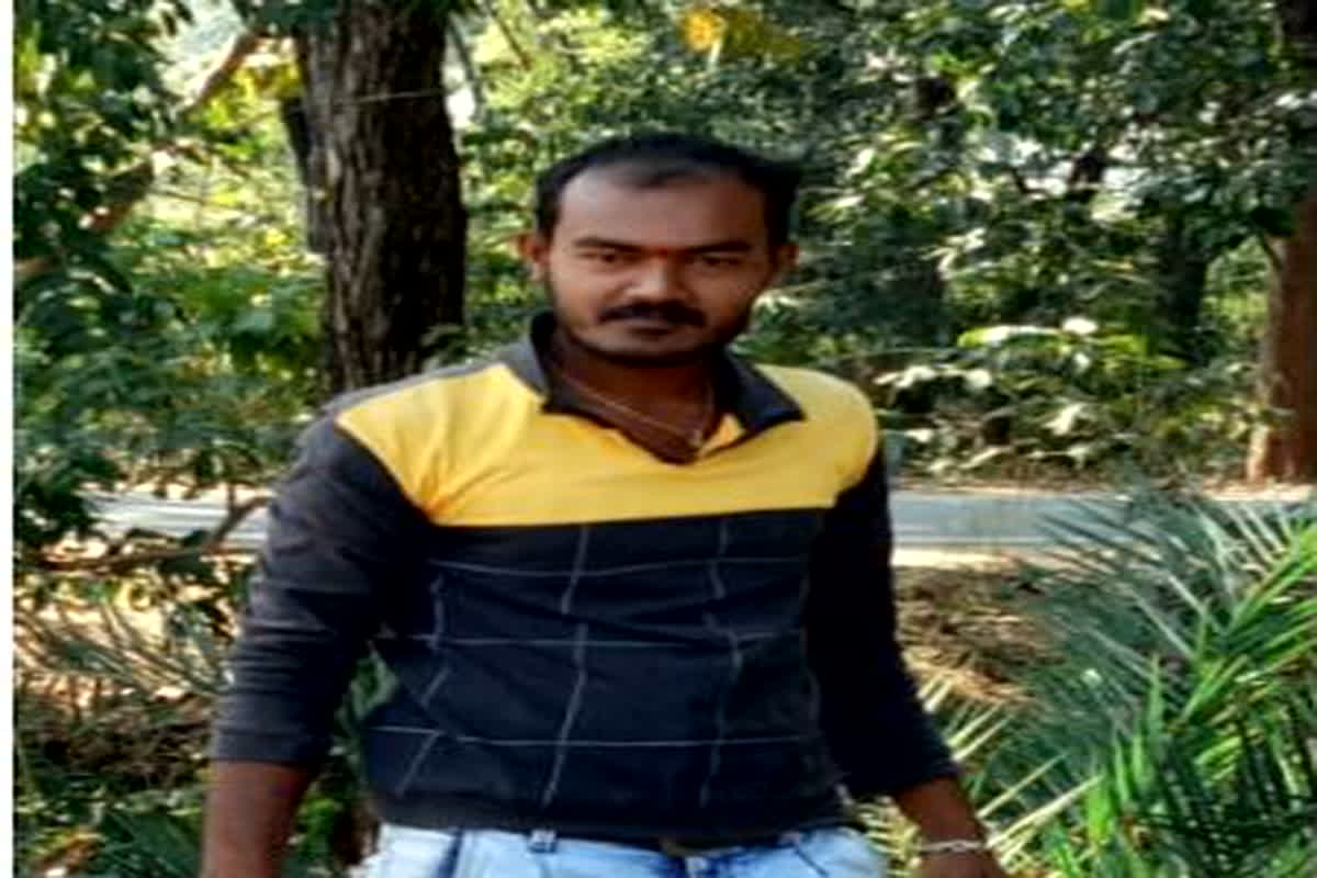 भाजपा नेता असीम राय को गोली मारने वाला शूटर गिरफ्तार, कार्यकर्ताओं ने फूंका आरोपियों का पुतला