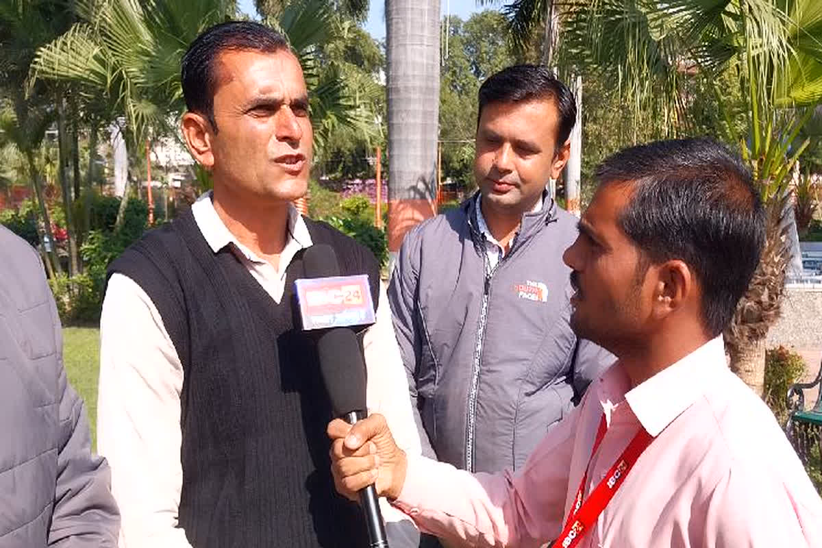 Harda News: 26 जनवरी के मौके पर योग प्रशिक्षक लक्ष्मीनारायण विश्वकर्मा को राष्ट्रपति द्रौपदी मुर्मू करेंगी सम्मानित, 12 वर्षो से सीखा रहे योग