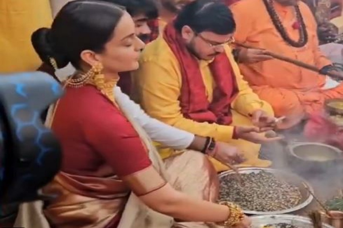 कंगना रनौत ने अयोध्या में किया हवन, बोलीं -राम मंदिर प्राण प्रतिष्ठा समारोह का हिस्सा बनना मेरा सौभाग्य