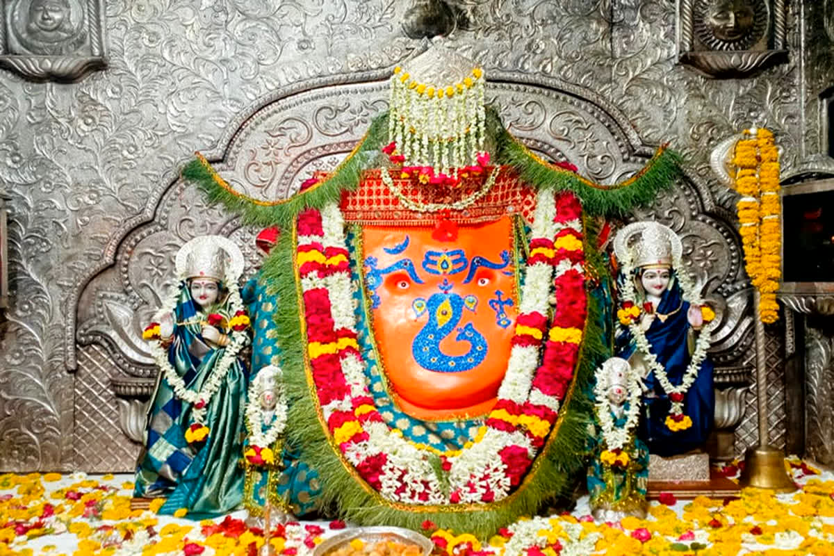 Khajrana Ganesh Mandir: खजराना में तिल चतुर्थी मेले का होगा आयोजन, करोड़ों के स्वर्ण मुकुट और मालवी पगड़ी पहनेंगे भगवान गणेश