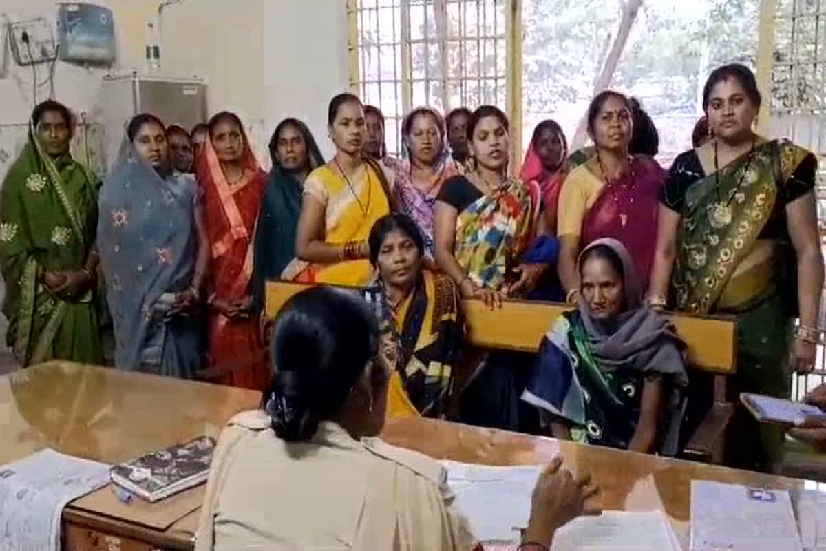 Mahasamund Fraud News: महिलाओं को काम देने के नाम पर की लाखों की ठगी, संबंधित एनजीओ के खिलाफ शिकायत दर्ज